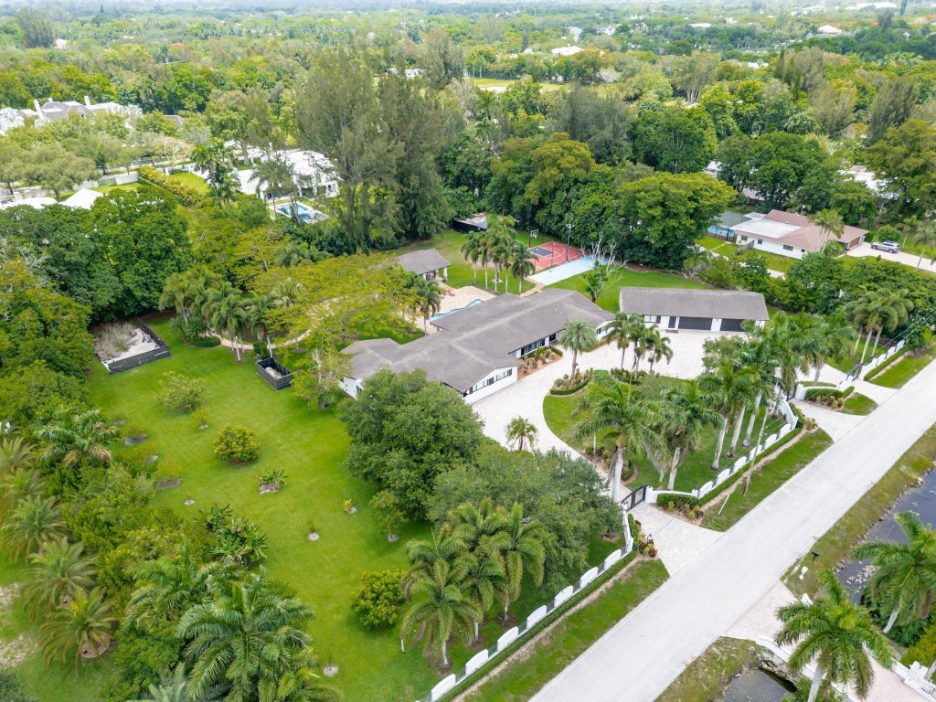 SUNSHINE RANCHES - Residential