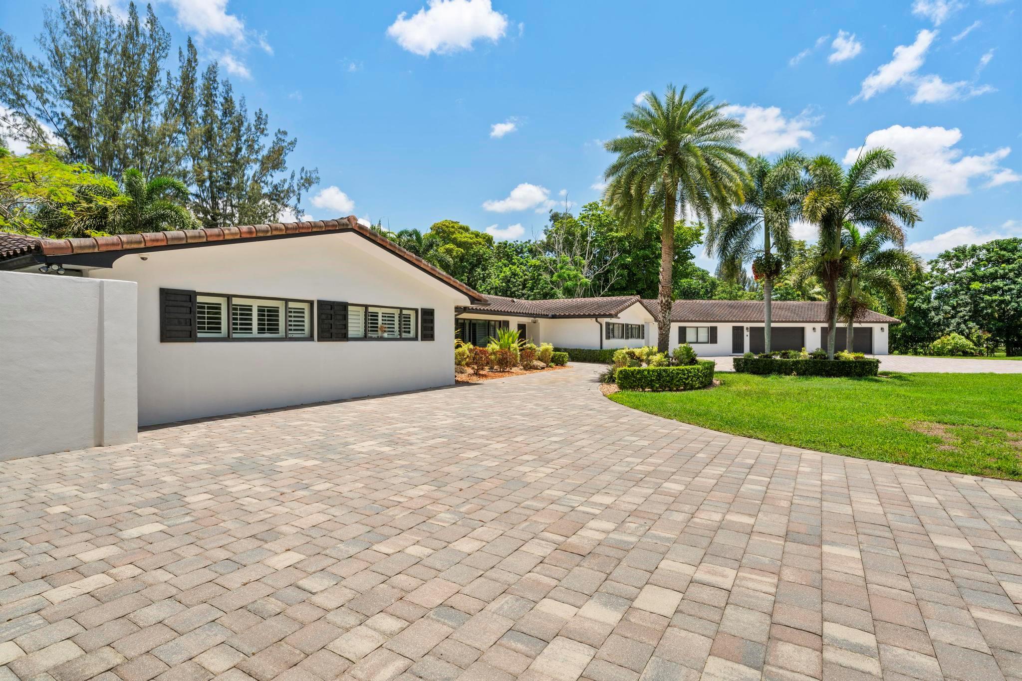 SUNSHINE RANCHES - Residential