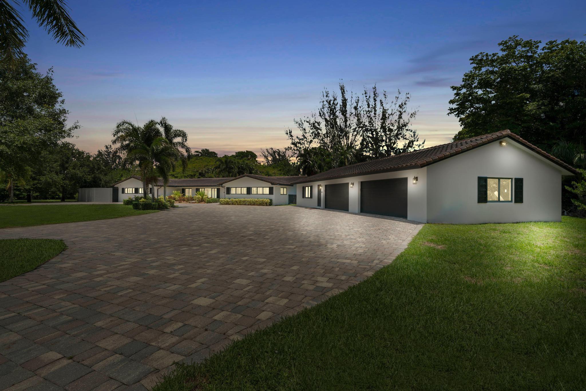 SUNSHINE RANCHES - Residential