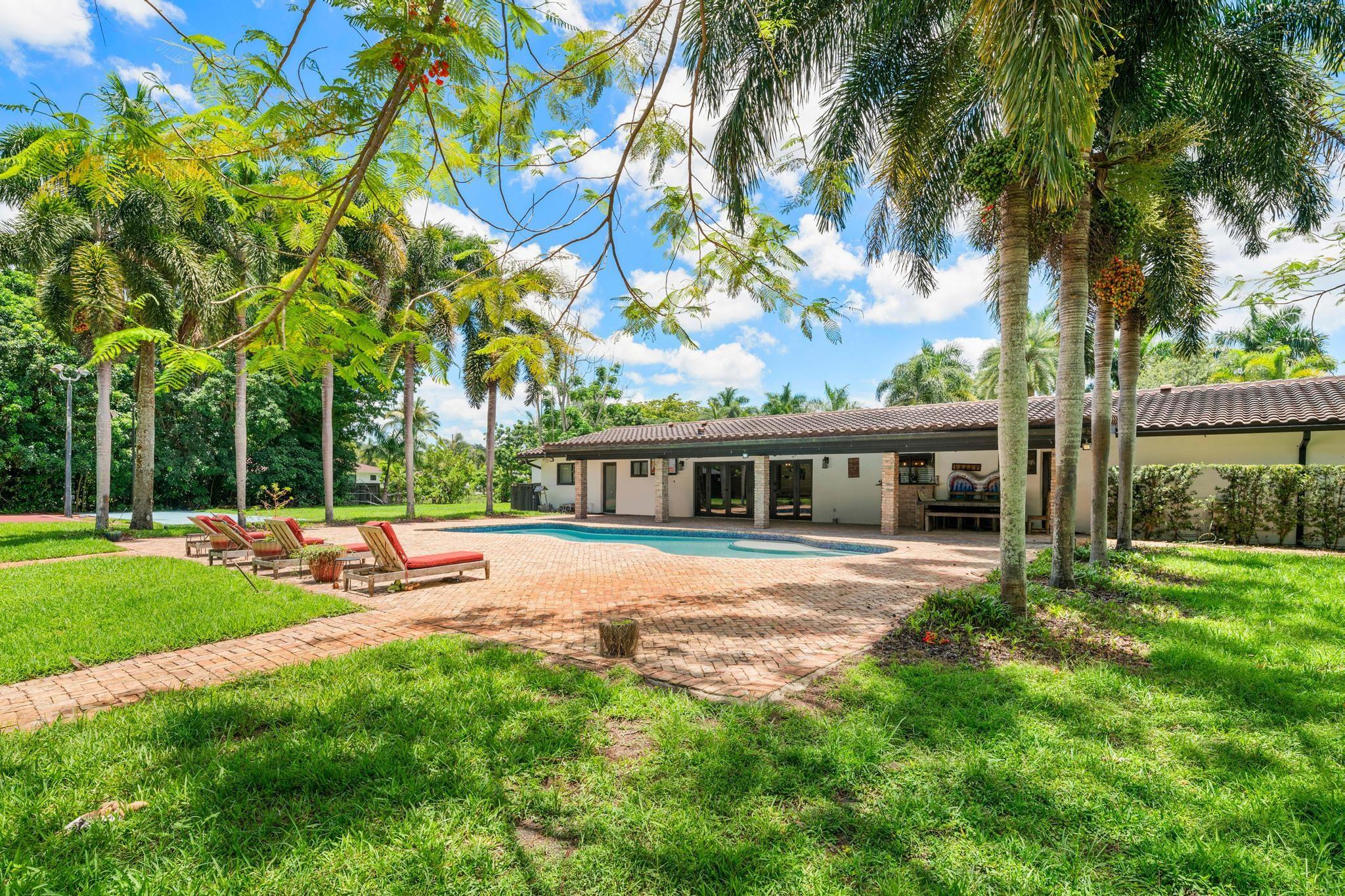 SUNSHINE RANCHES - Residential