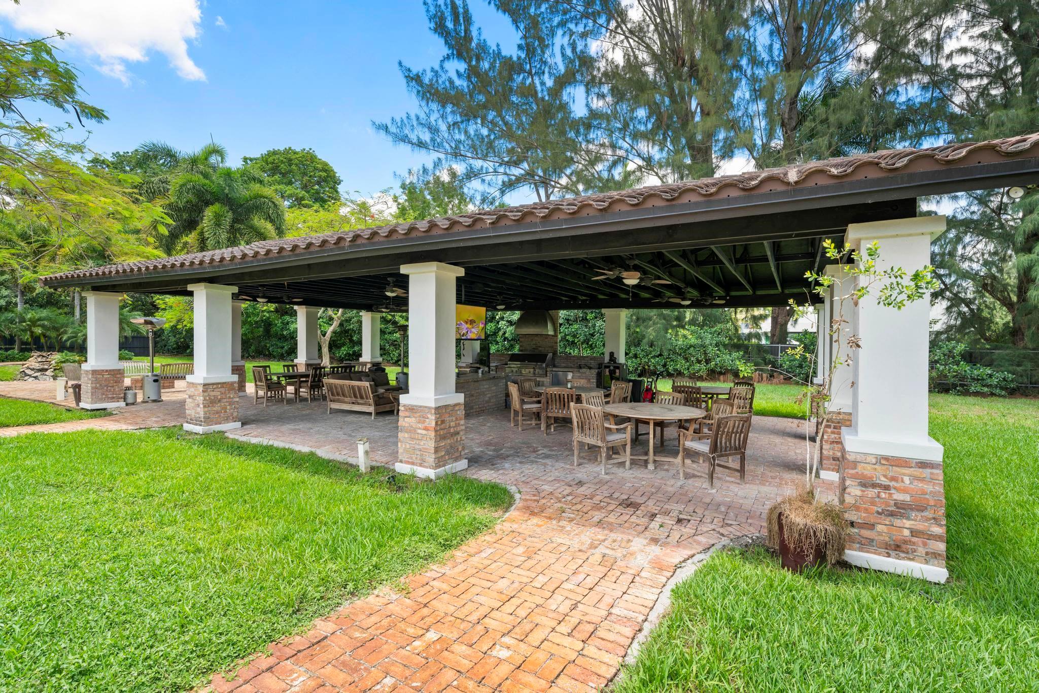 SUNSHINE RANCHES - Residential