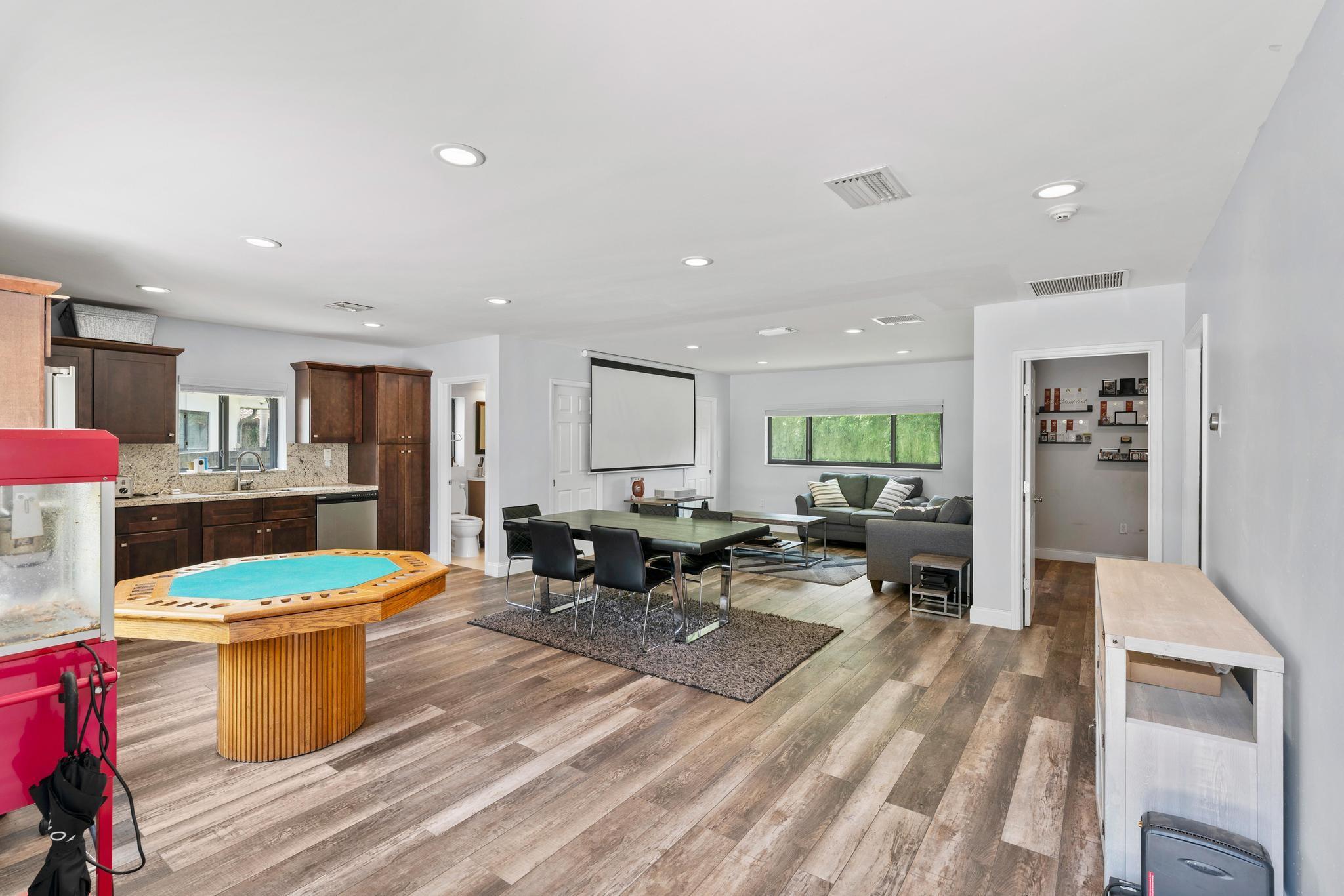 SUNSHINE RANCHES - Residential