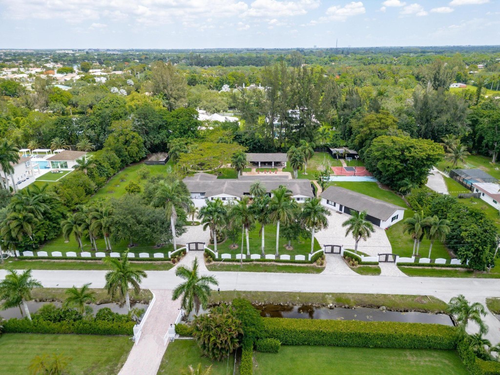 SUNSHINE RANCHES - Residential