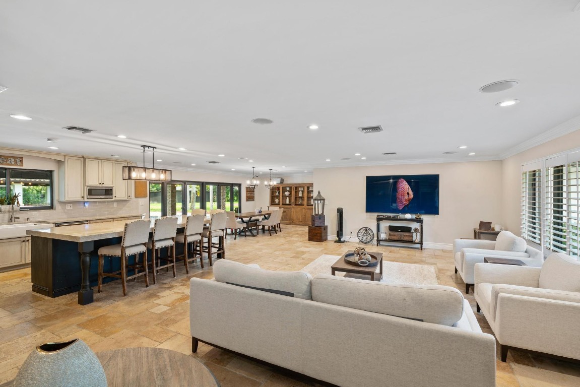 SUNSHINE RANCHES - Residential