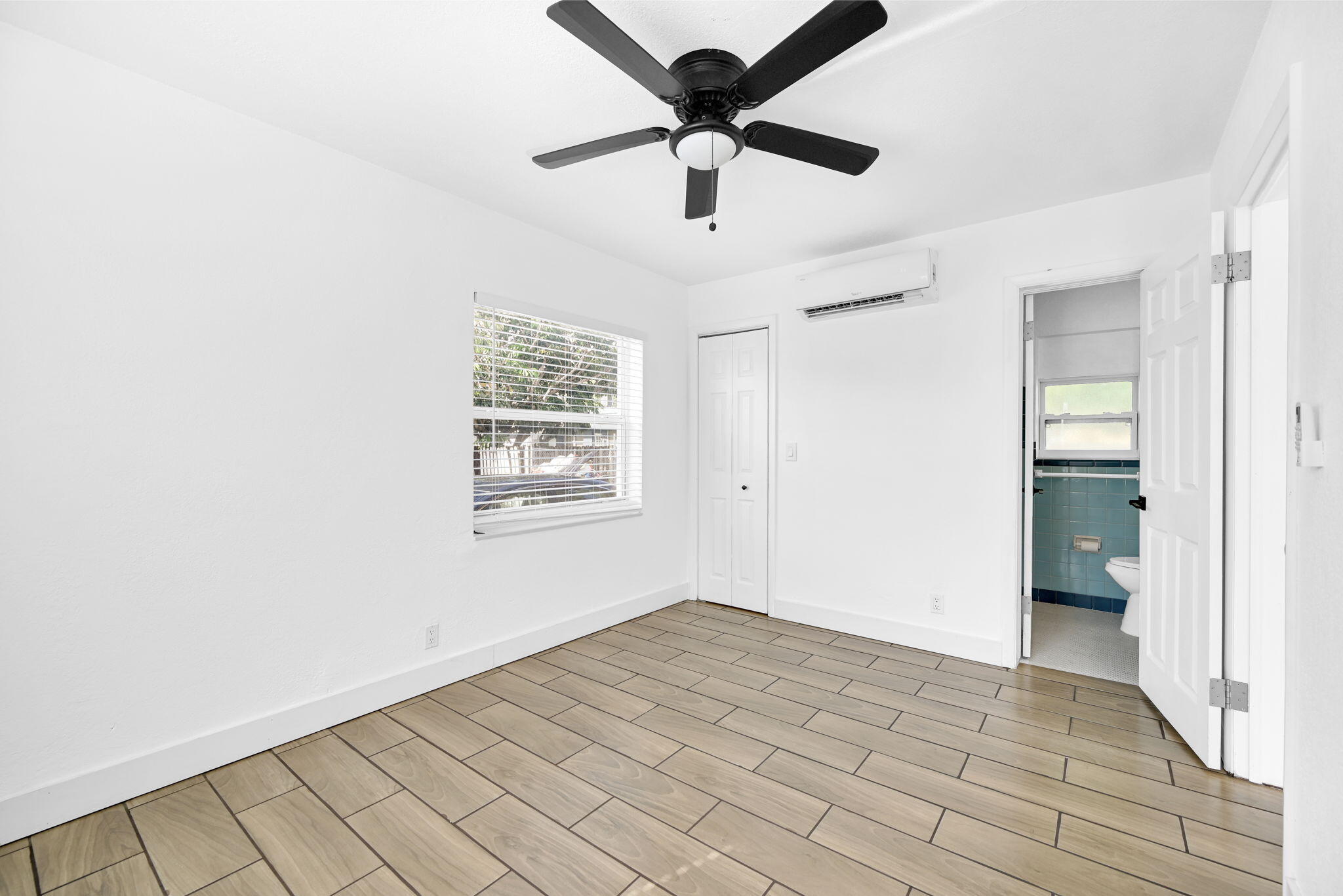 HOLLYWOOD - Residential Lease
