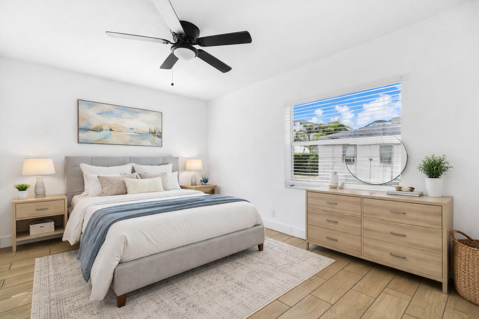 HOLLYWOOD - Residential Lease