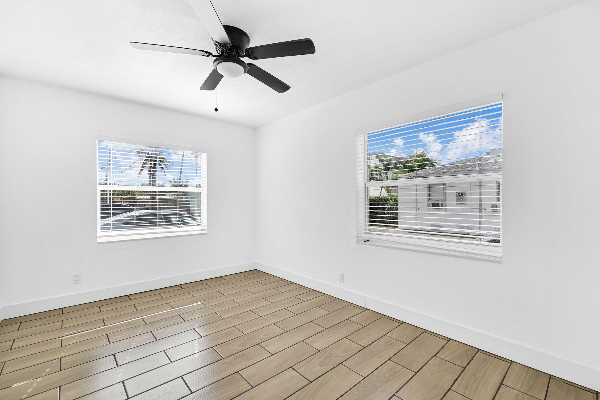 HOLLYWOOD - Residential Lease