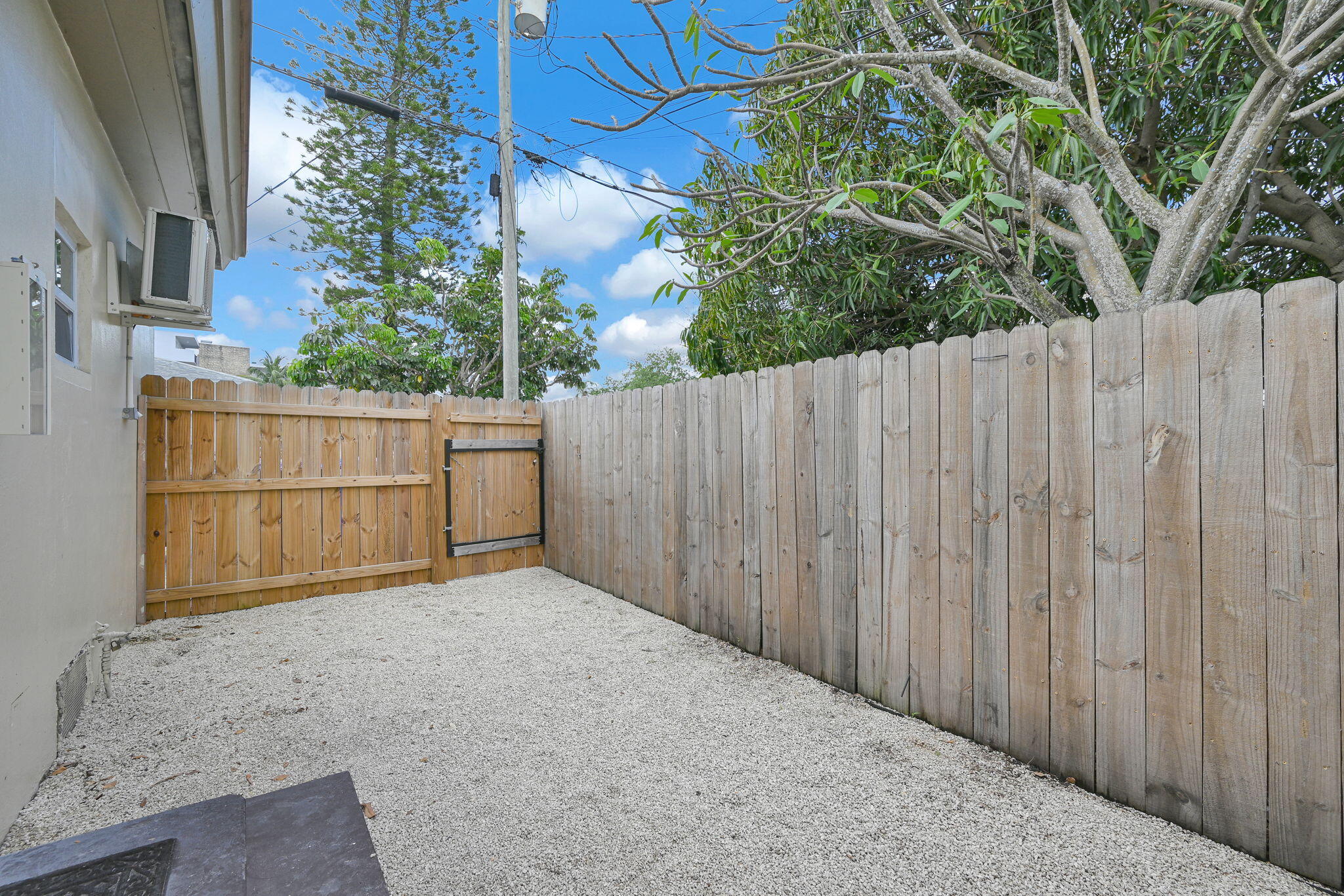 HOLLYWOOD - Residential Lease