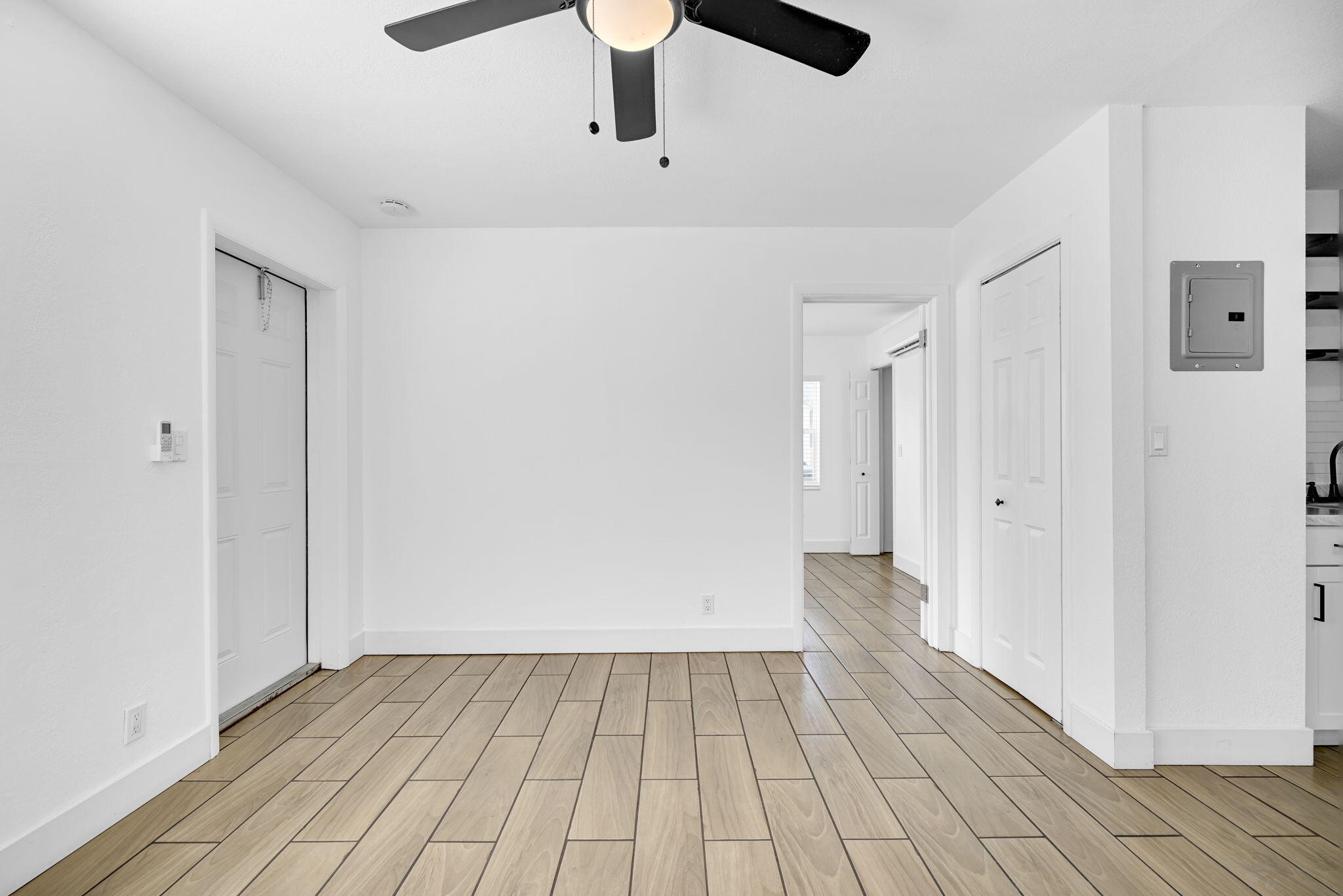 HOLLYWOOD - Residential Lease