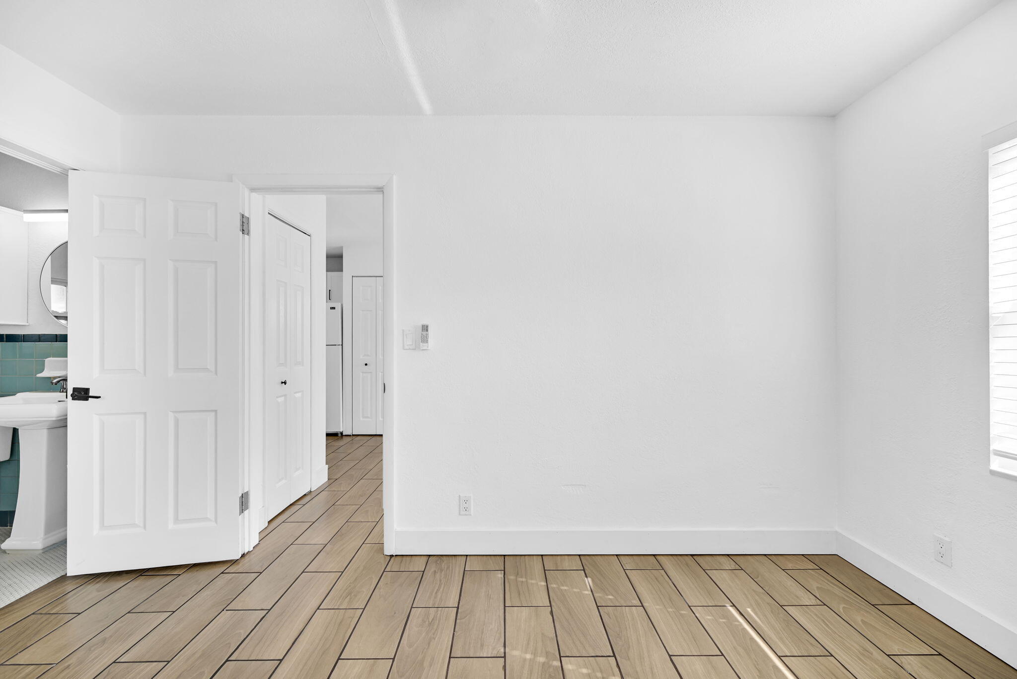 HOLLYWOOD - Residential Lease