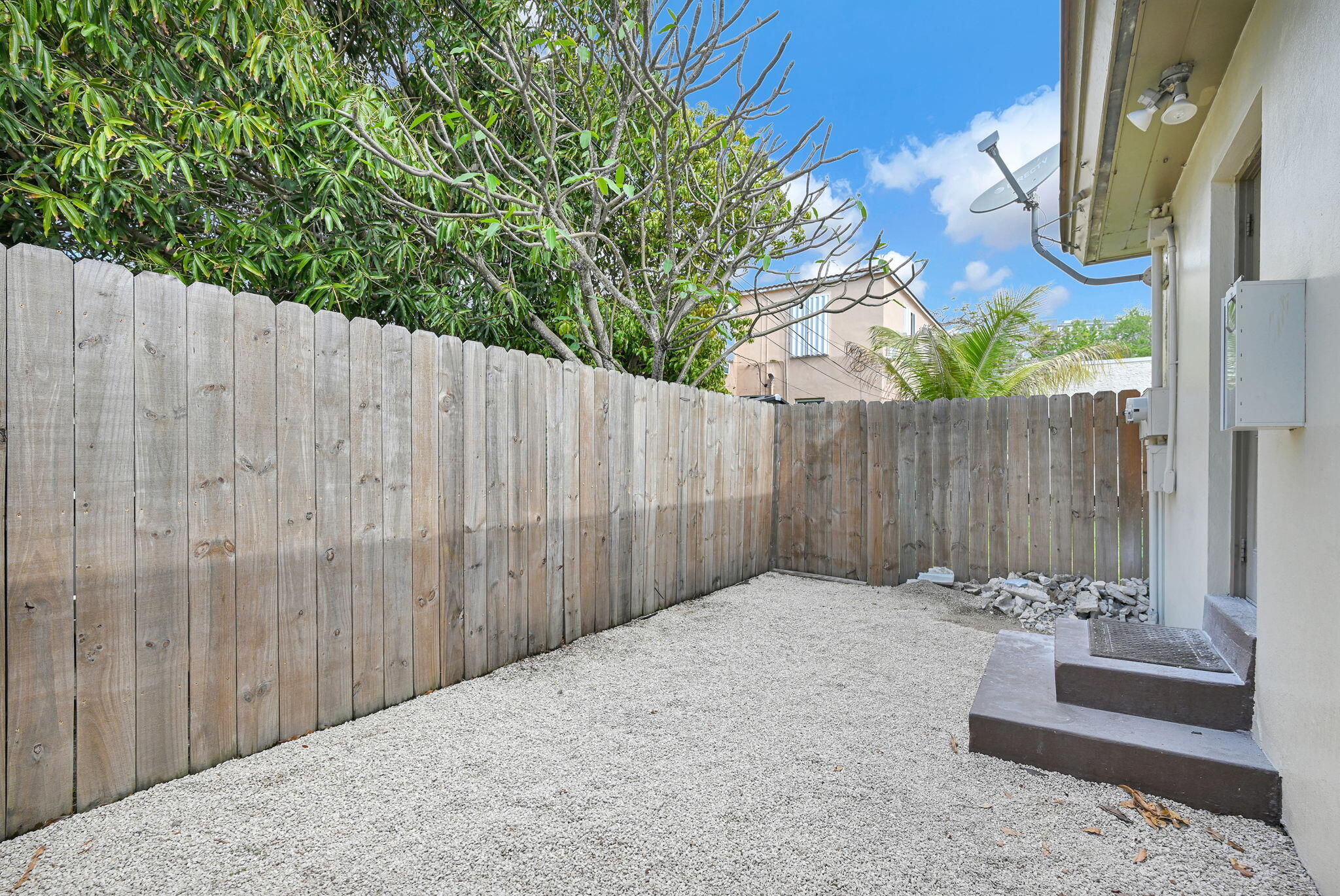 HOLLYWOOD - Residential Lease