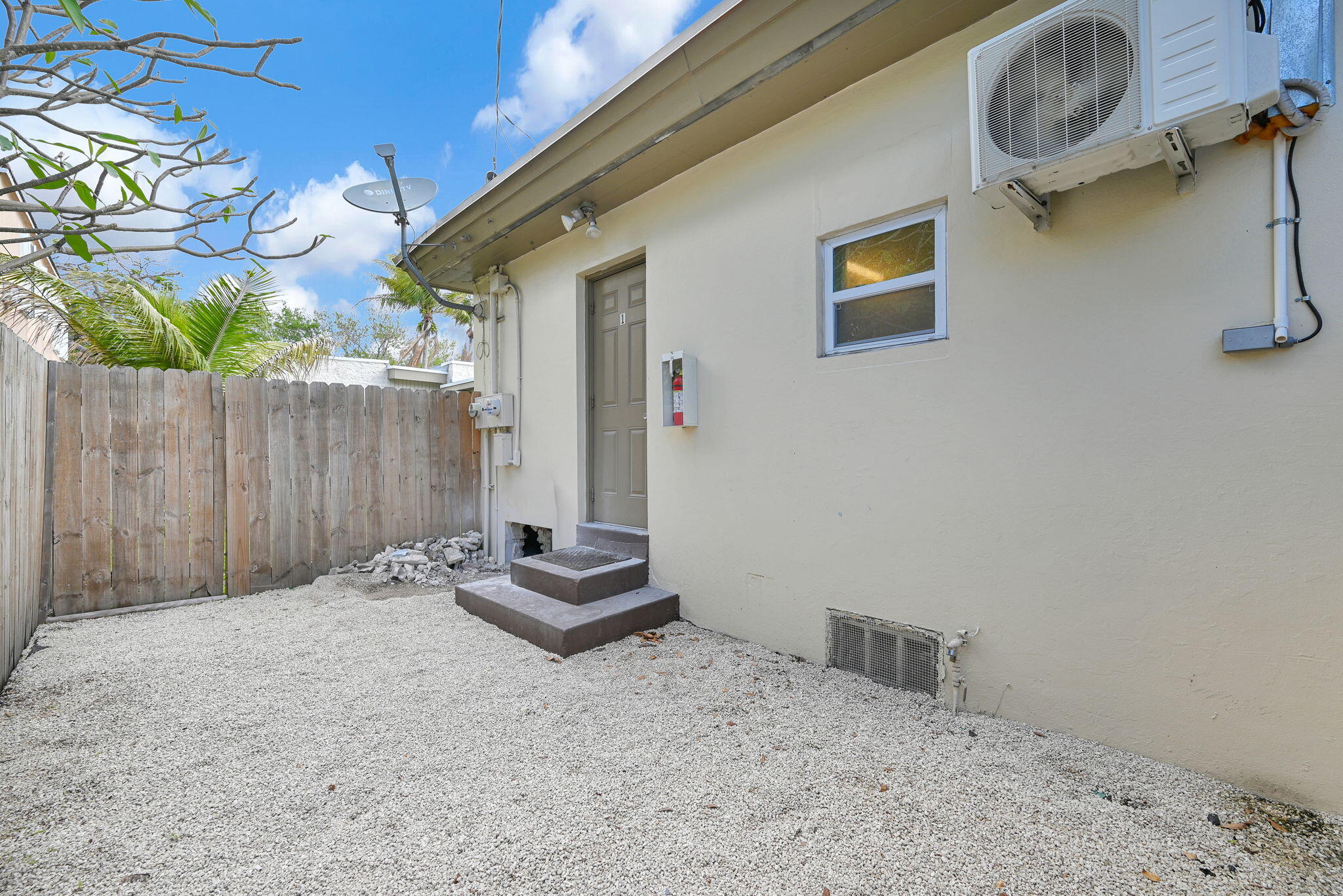 HOLLYWOOD - Residential Lease
