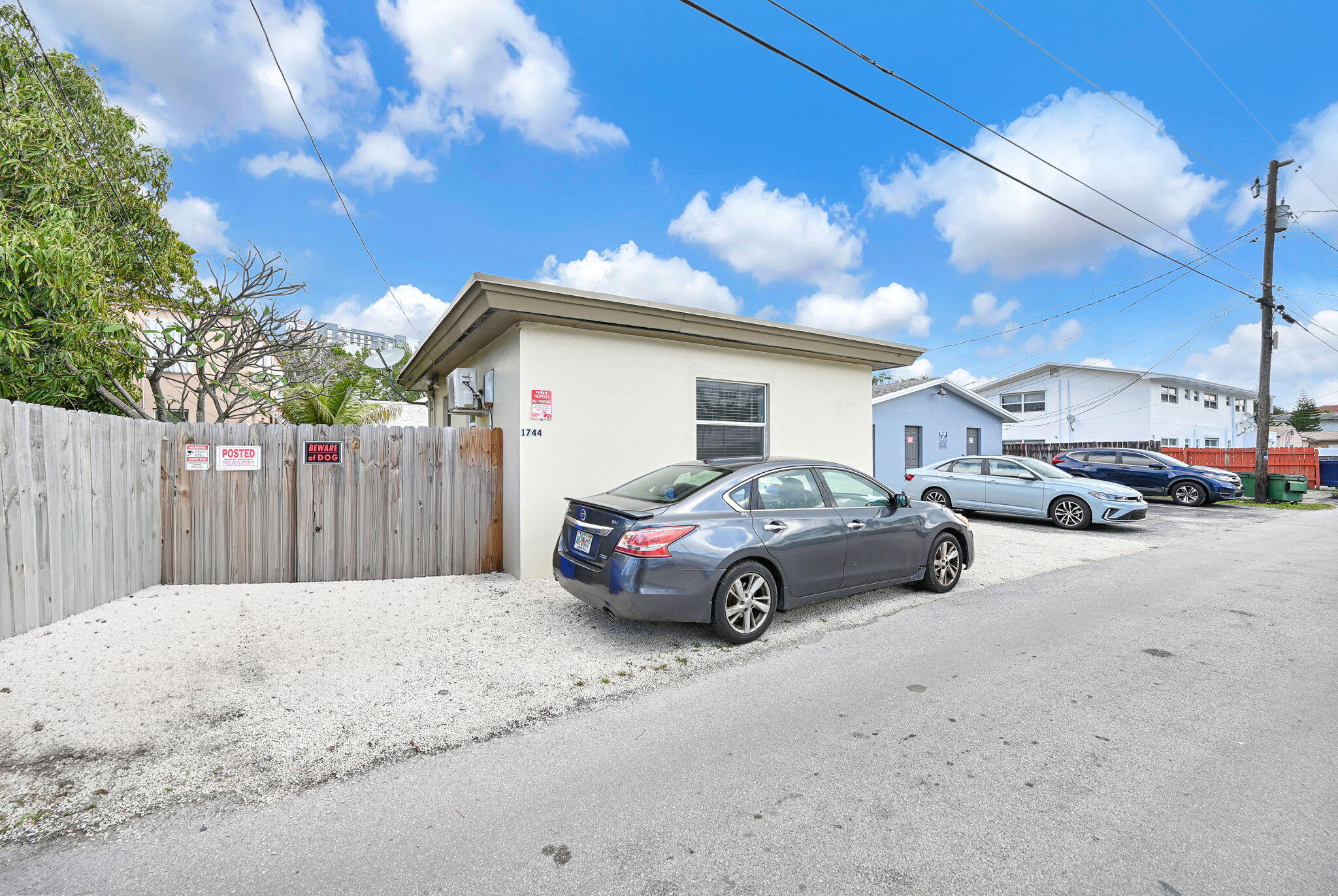 HOLLYWOOD - Residential Lease