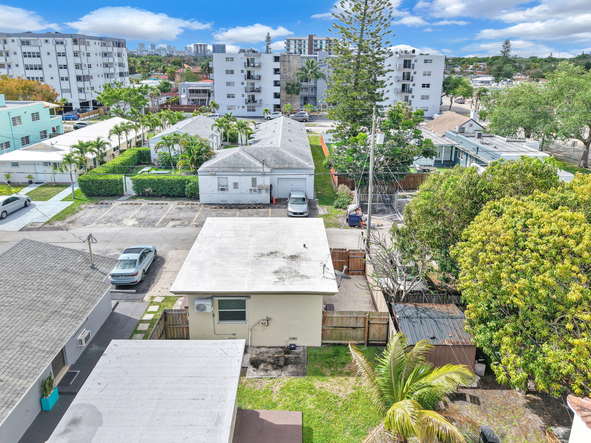HOLLYWOOD - Residential Lease