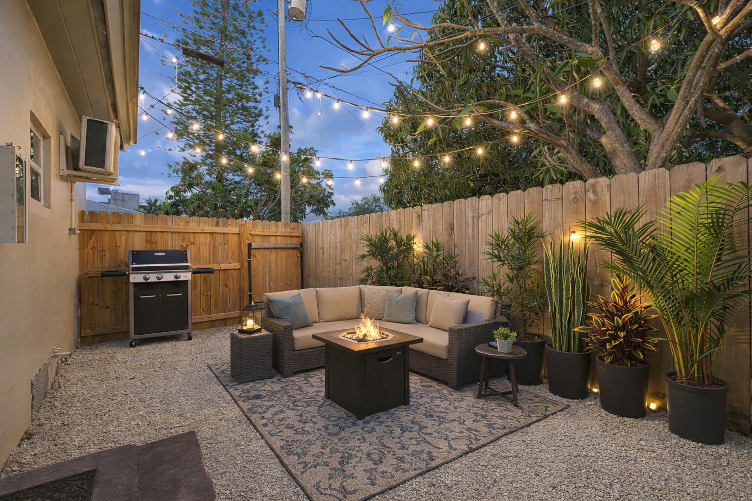 HOLLYWOOD - Residential Lease