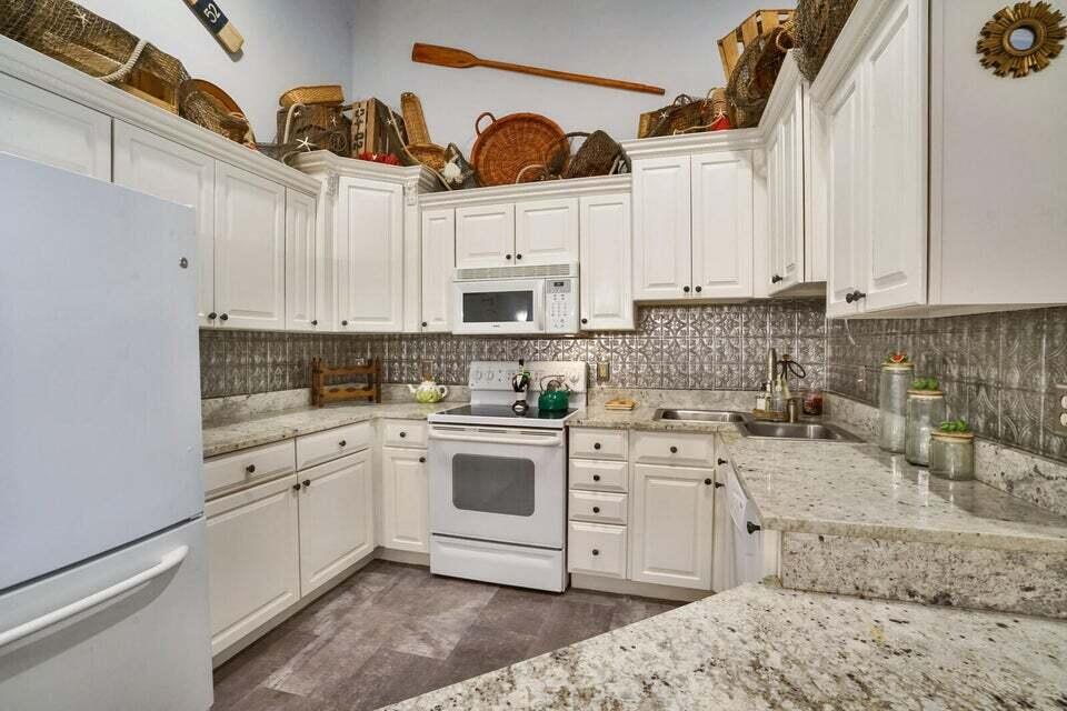 Photo of 6520 Chasewood Drive #H, Jupiter, FL 33458 (MLS # R11090588)