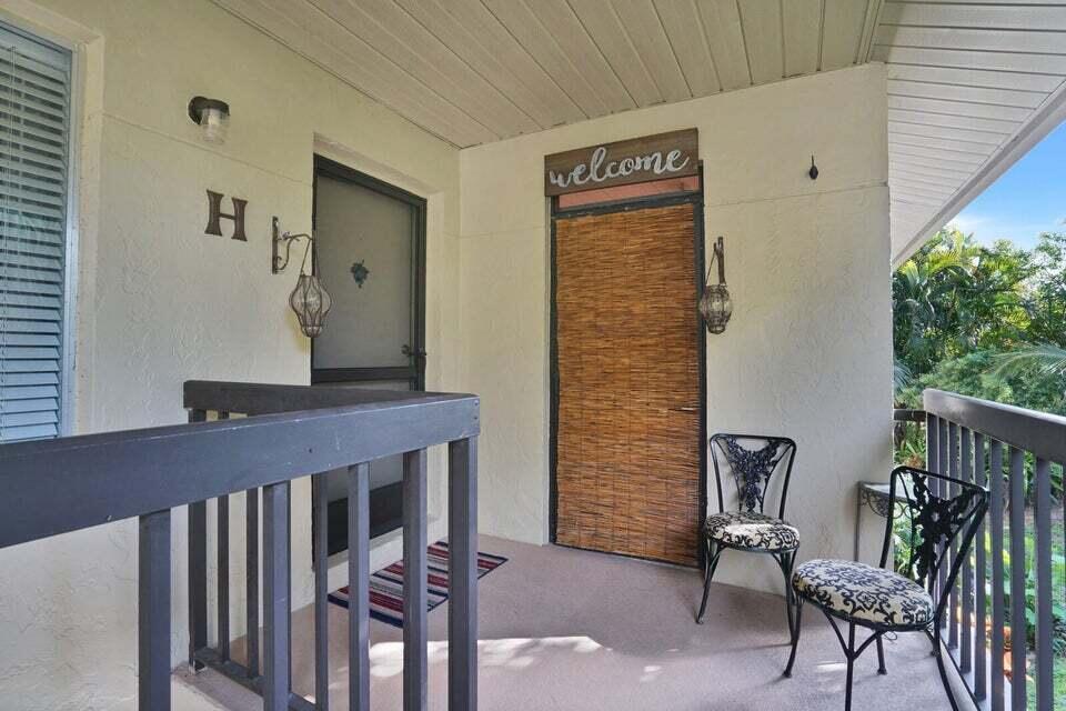 Photo of 6520 Chasewood Drive #H, Jupiter, FL 33458 (MLS # R11090588)