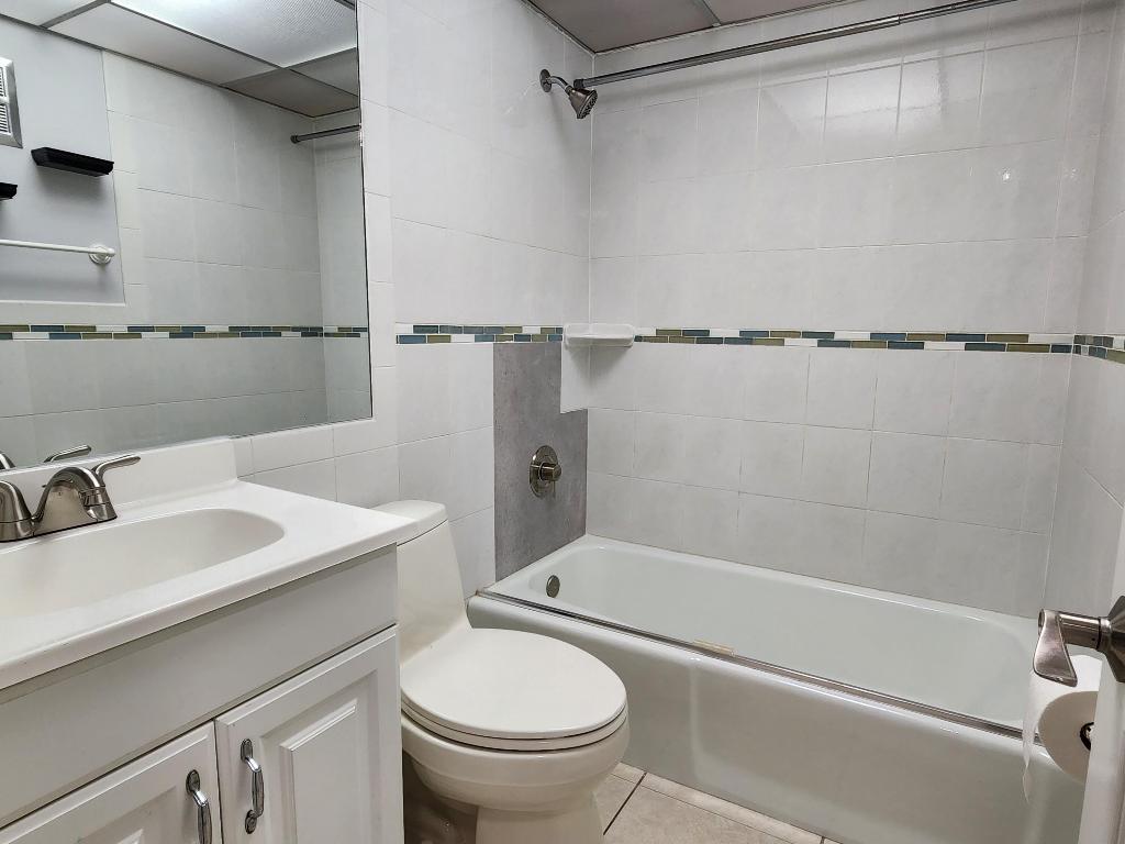 SPANISH OAKS CONDO - Residential Lease