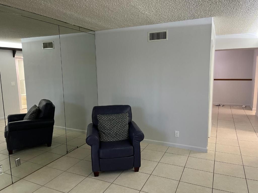 SPANISH OAKS CONDO - Residential Lease