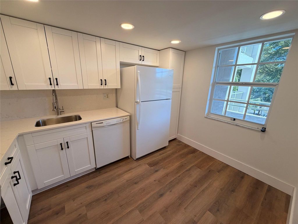 Photo of 605 Oaks Drive #406, Pompano Beach, FL 33069 (MLS # F10555781)