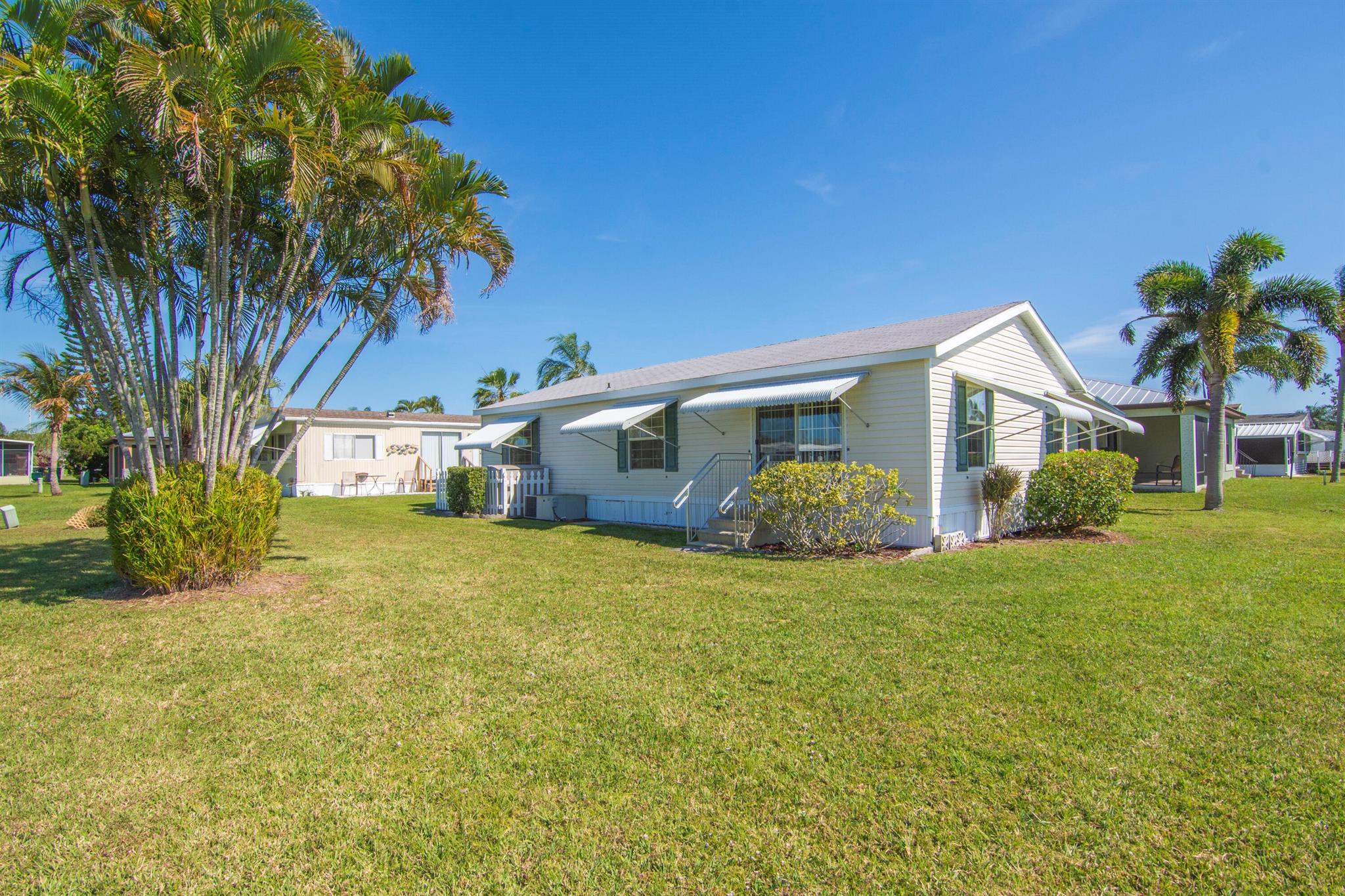 Spanish Lakes Riverfront - Residential