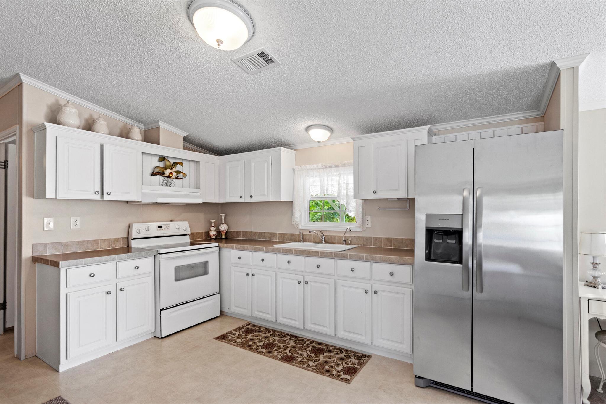 Spanish Lakes Riverfront - Residential