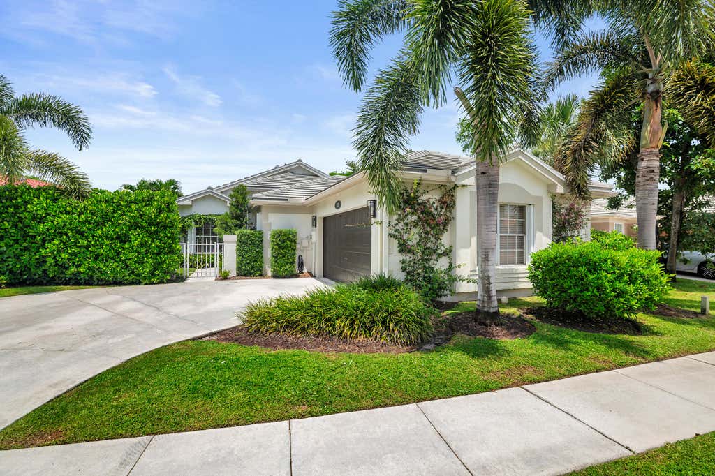 Photo of 1839 S Club Drive, Wellington, FL 33414 (MLS # B26064921)