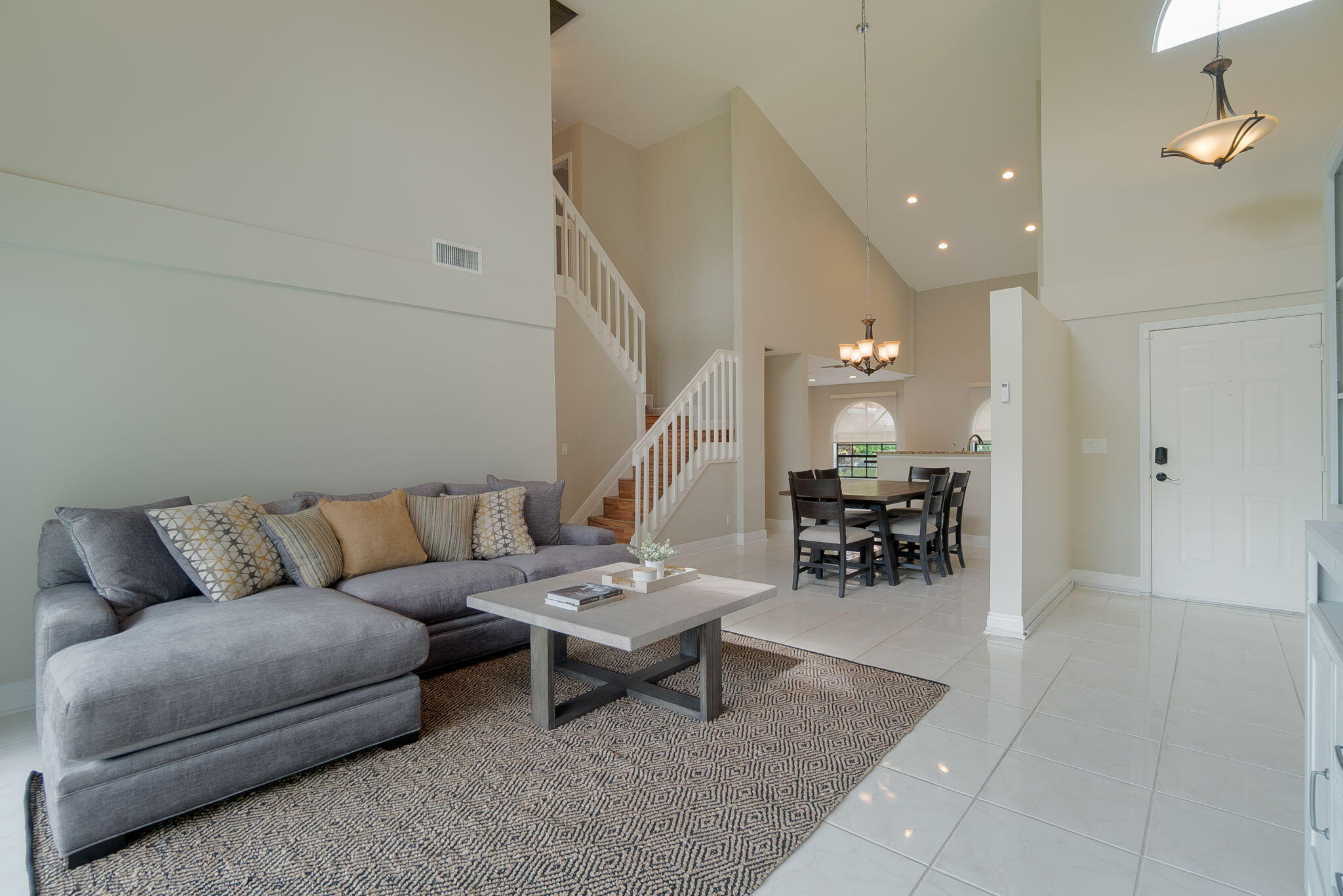 Properties 13547 Fountain View Boulevard
