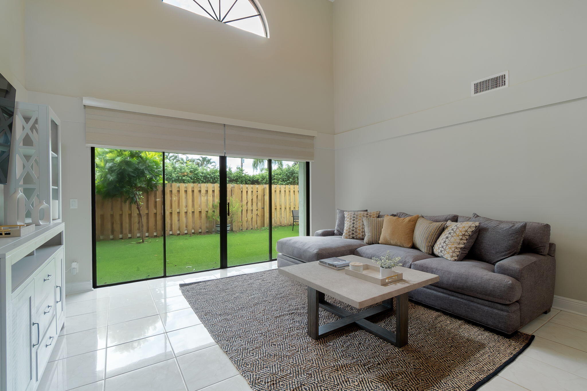 Properties 13547 Fountain View Boulevard