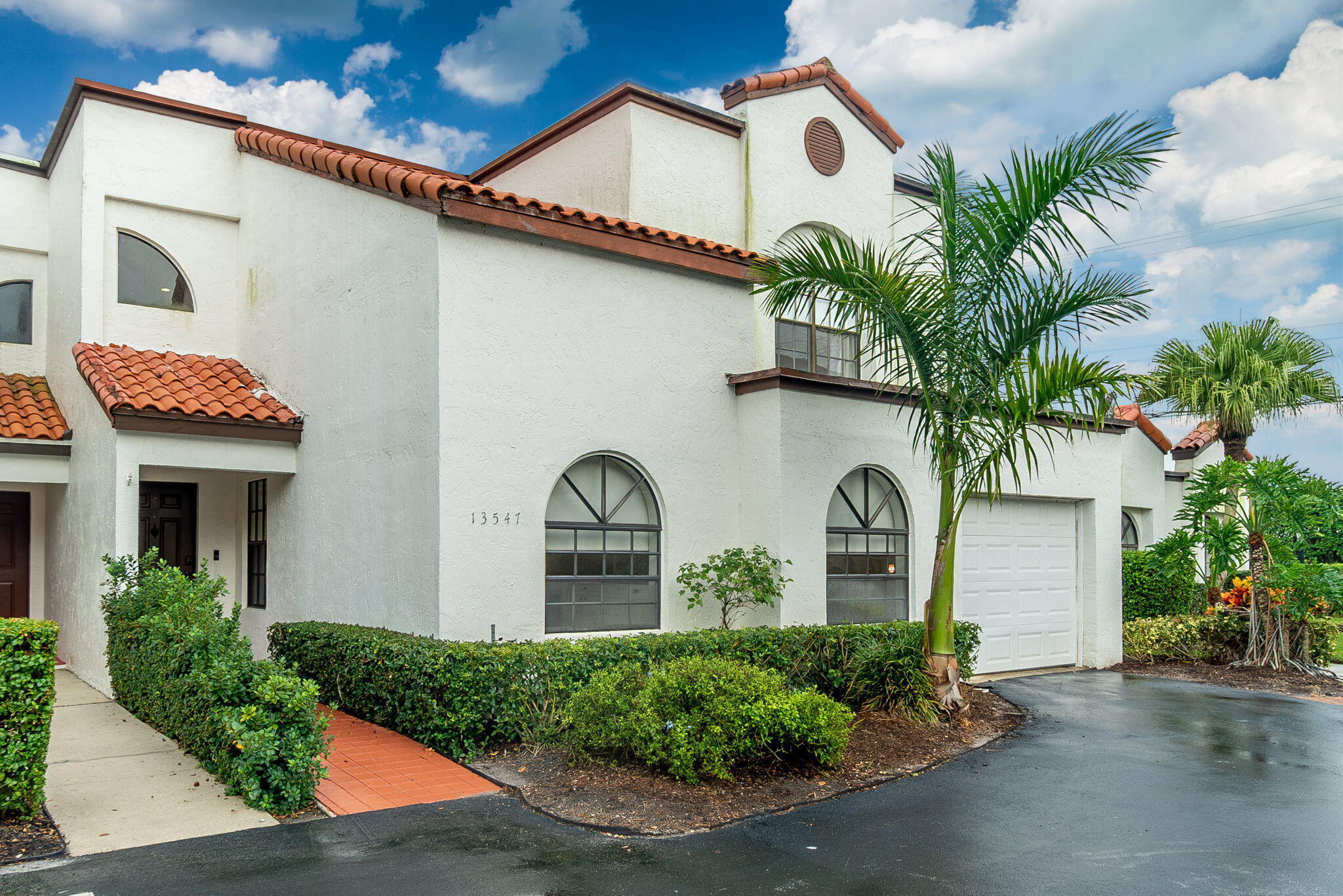 Properties 13547 Fountain View Boulevard