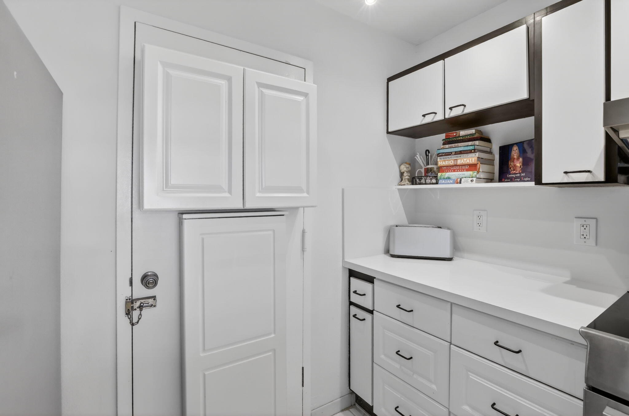 1160 N Federal Highway 517, Fort Lauderdale, FL, 33304/$299,000 3 1160 N Federal Highway 517