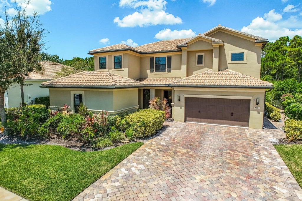 Photo of 4381 SW Gossamer Circle, Palm City, FL 34990 (MLS # B26074292)