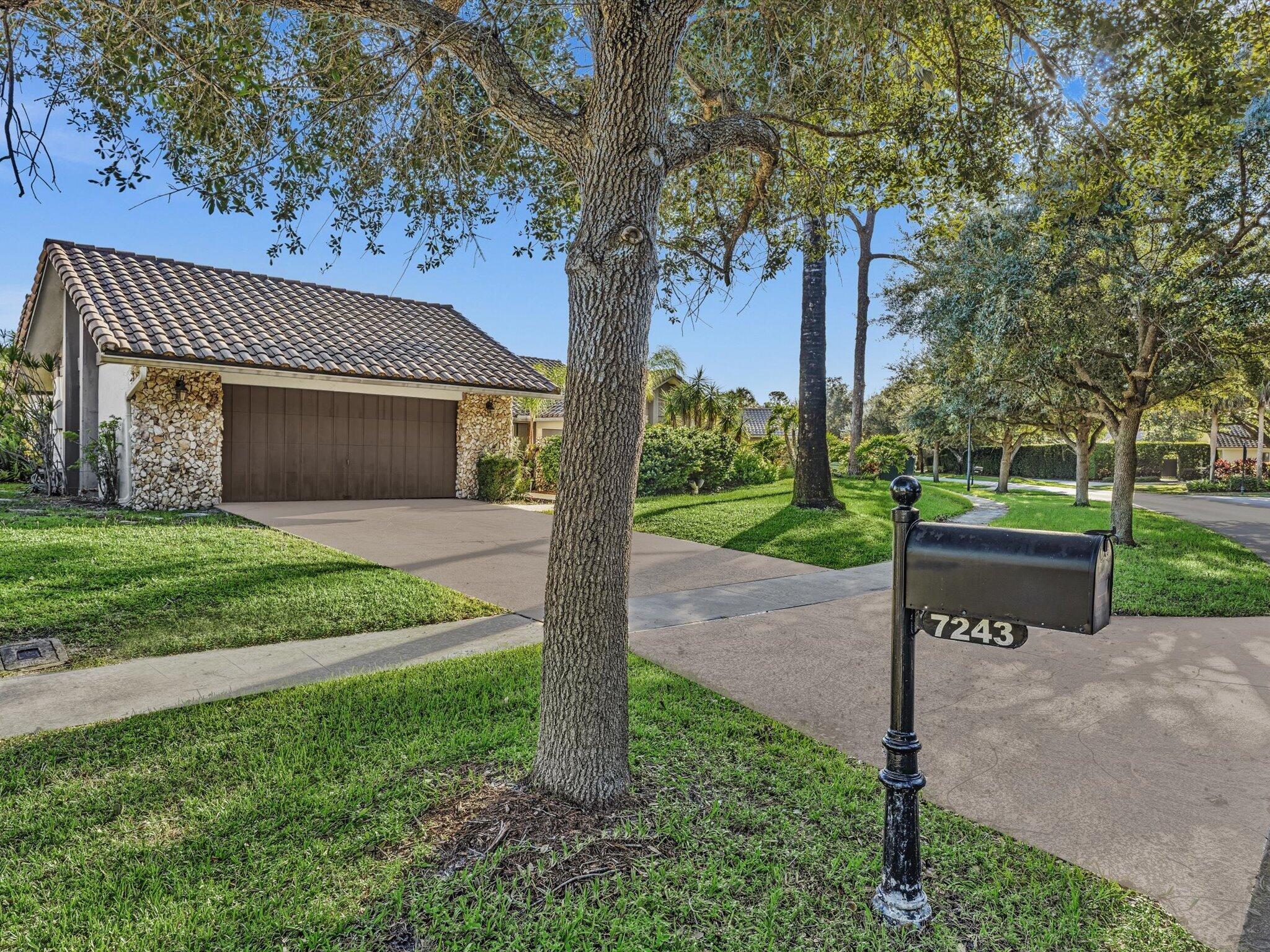 7243 ENCINA Lane