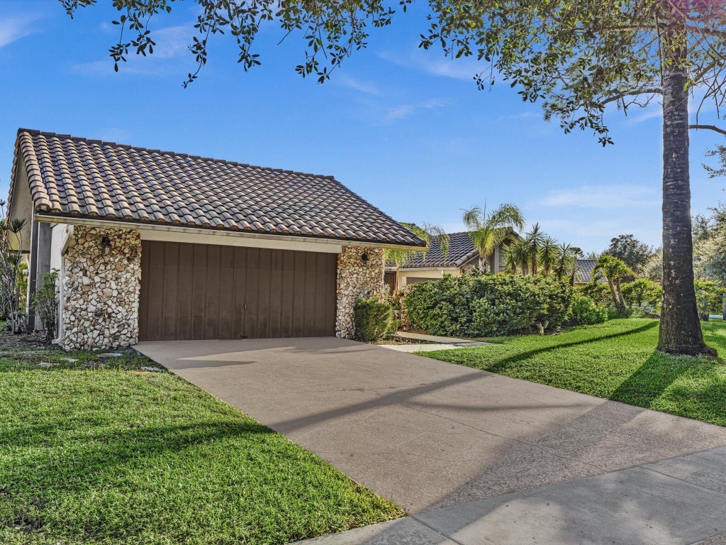 Photo of 7243 ENCINA Lane, Boca Raton, FL 33433 (MLS # B26081442)