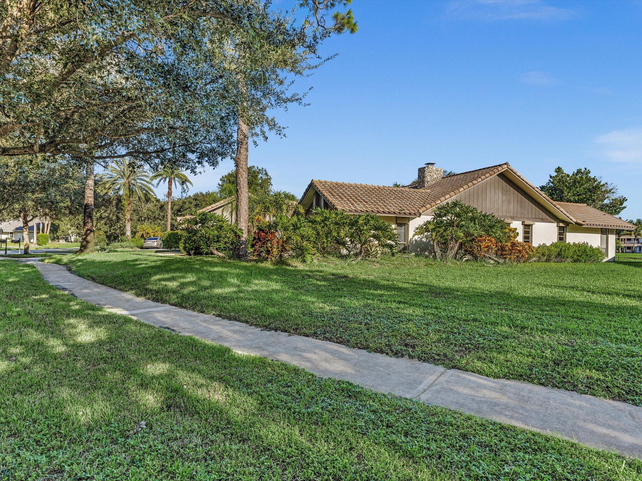 7243 ENCINA Lane