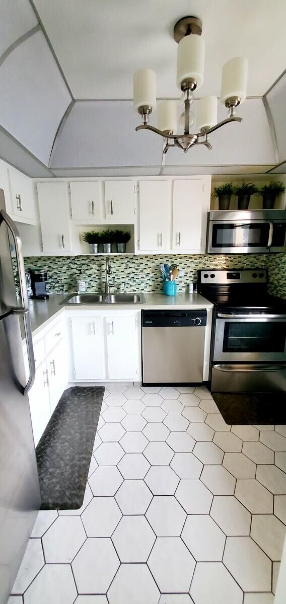 1010 Country Club Drive 206