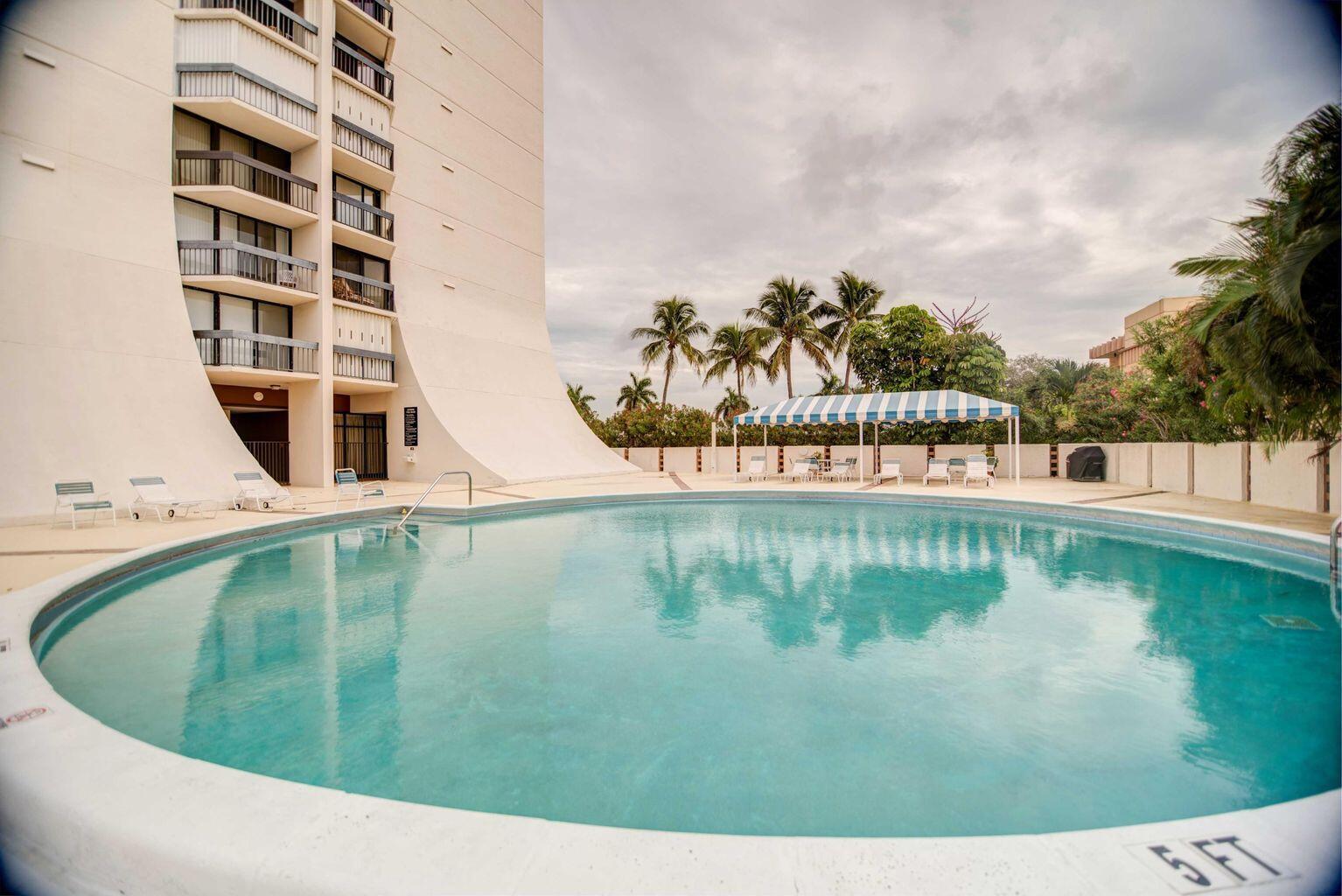 LANDS OF THE PRESIDENT CONDO 3 - Residential