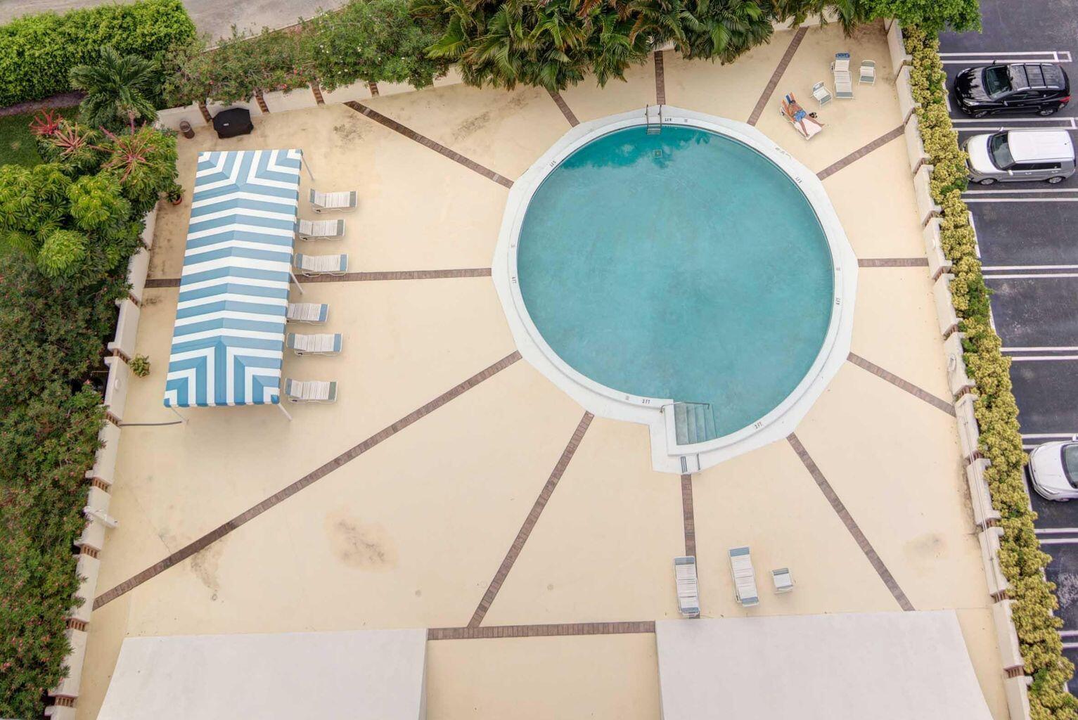 LANDS OF THE PRESIDENT CONDO 3 - Residential