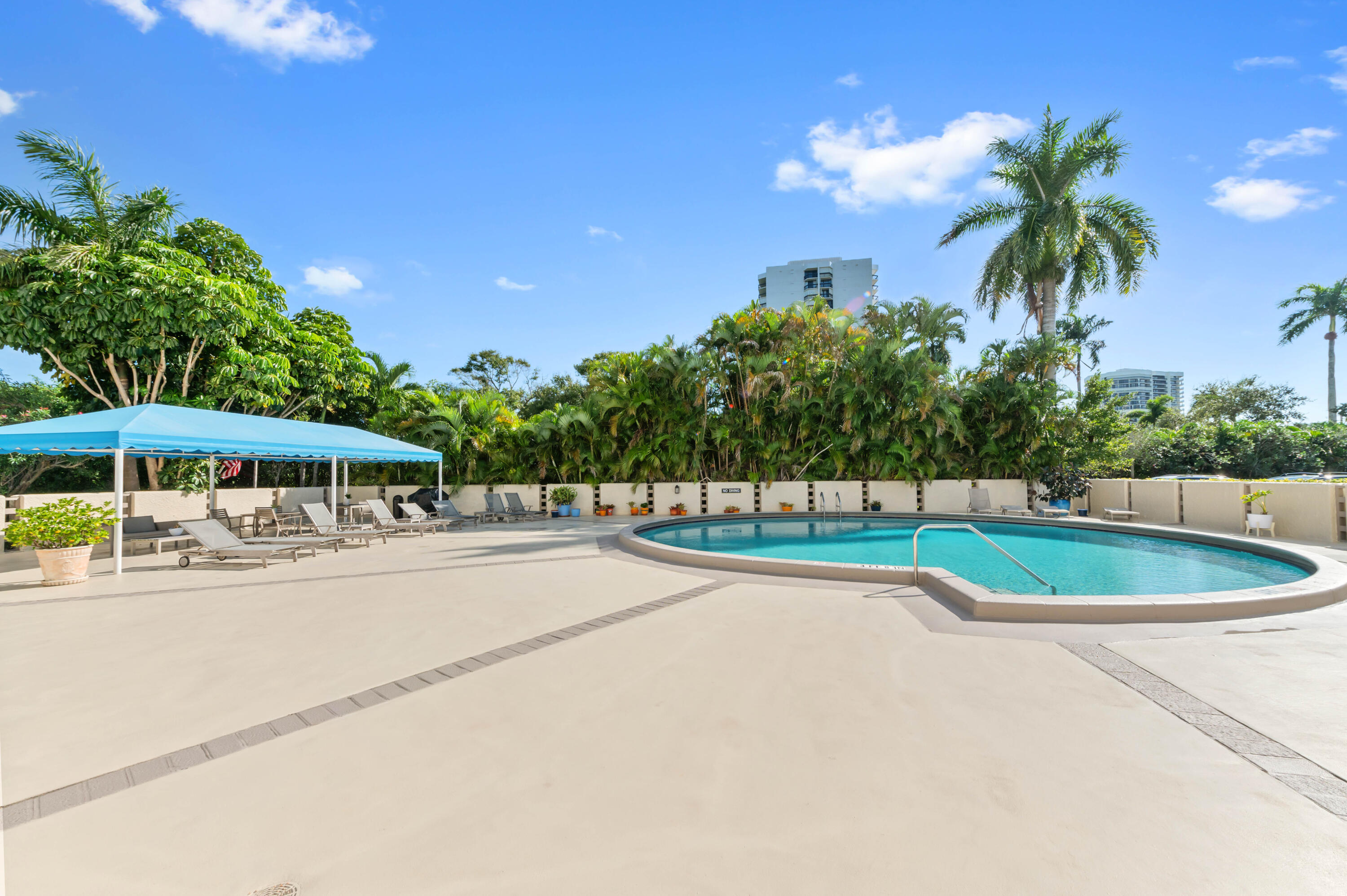 LANDS OF THE PRESIDENT CONDO 3 - Residential