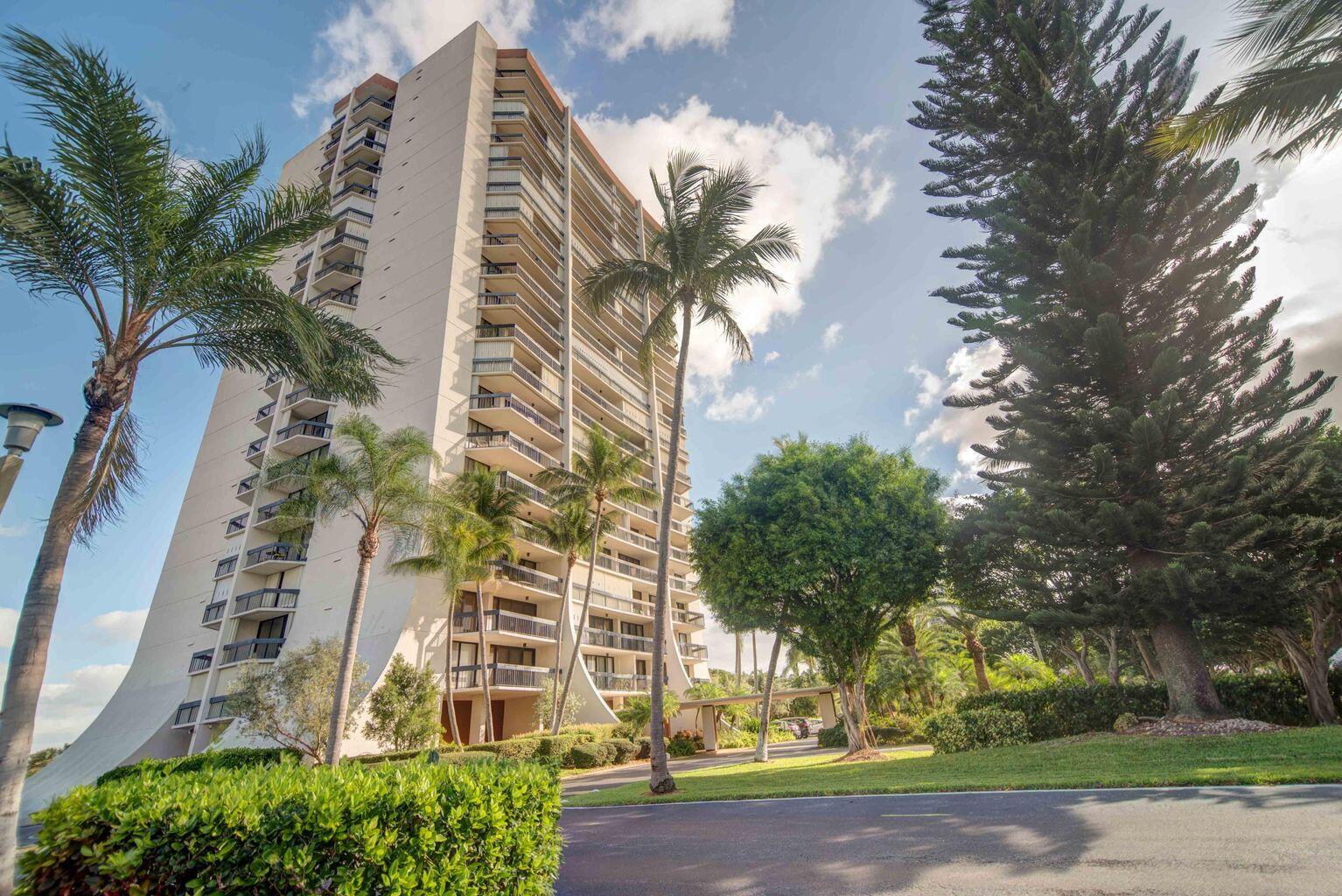 LANDS OF THE PRESIDENT CONDO 3 - Residential