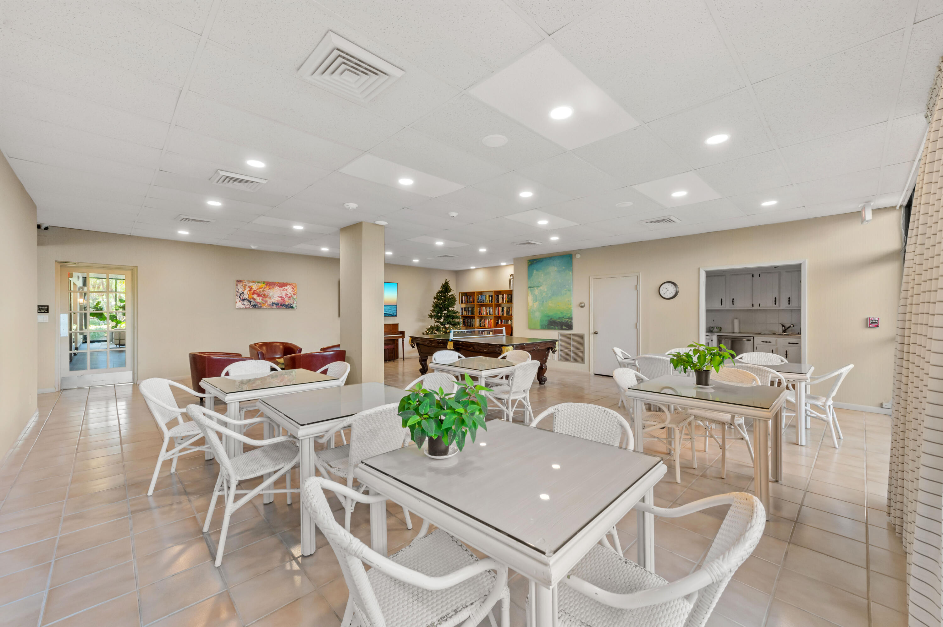 LANDS OF THE PRESIDENT CONDO 3 - Residential