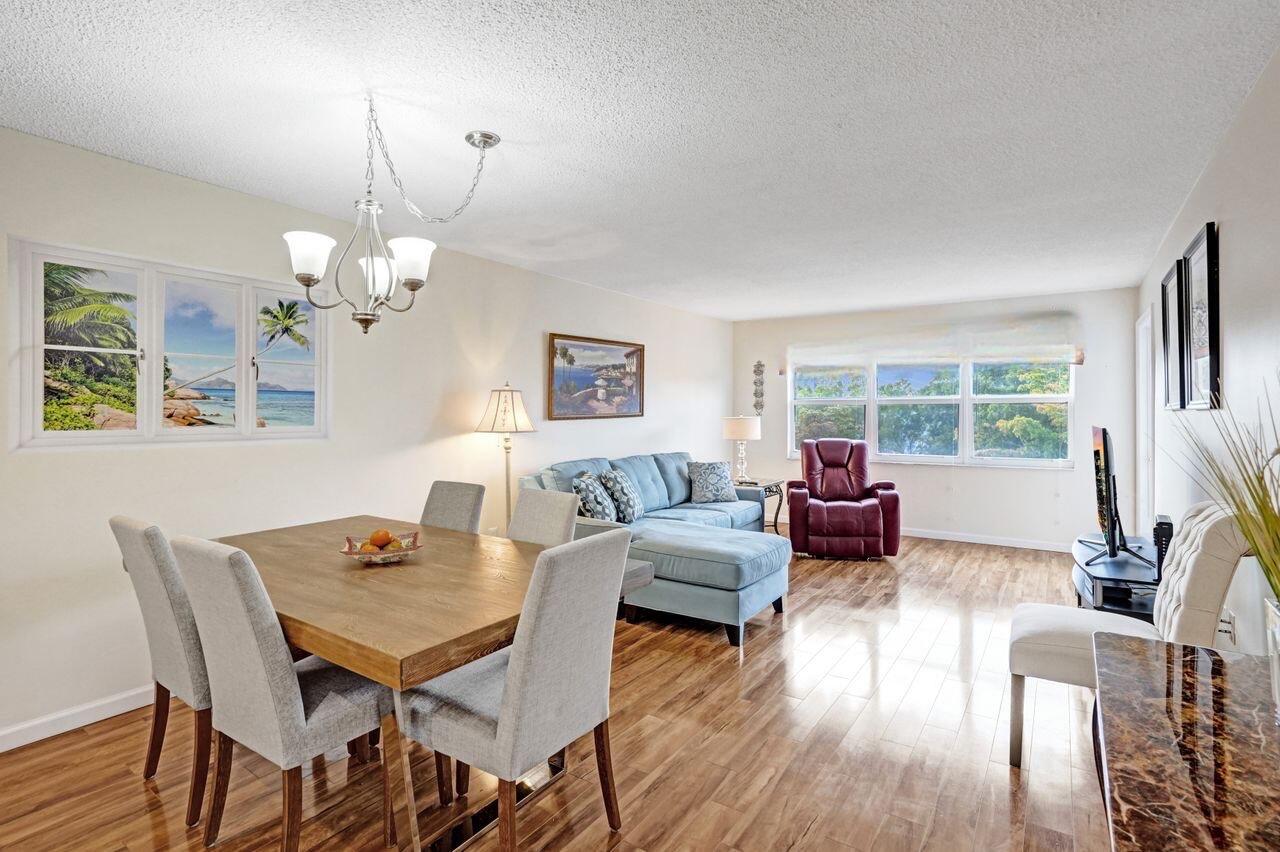 1502 S Lakeside Drive #303