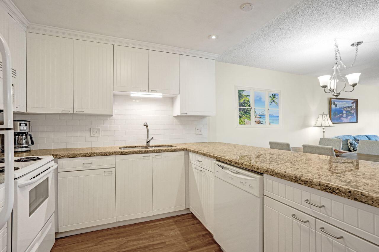 1502 S Lakeside Drive #303