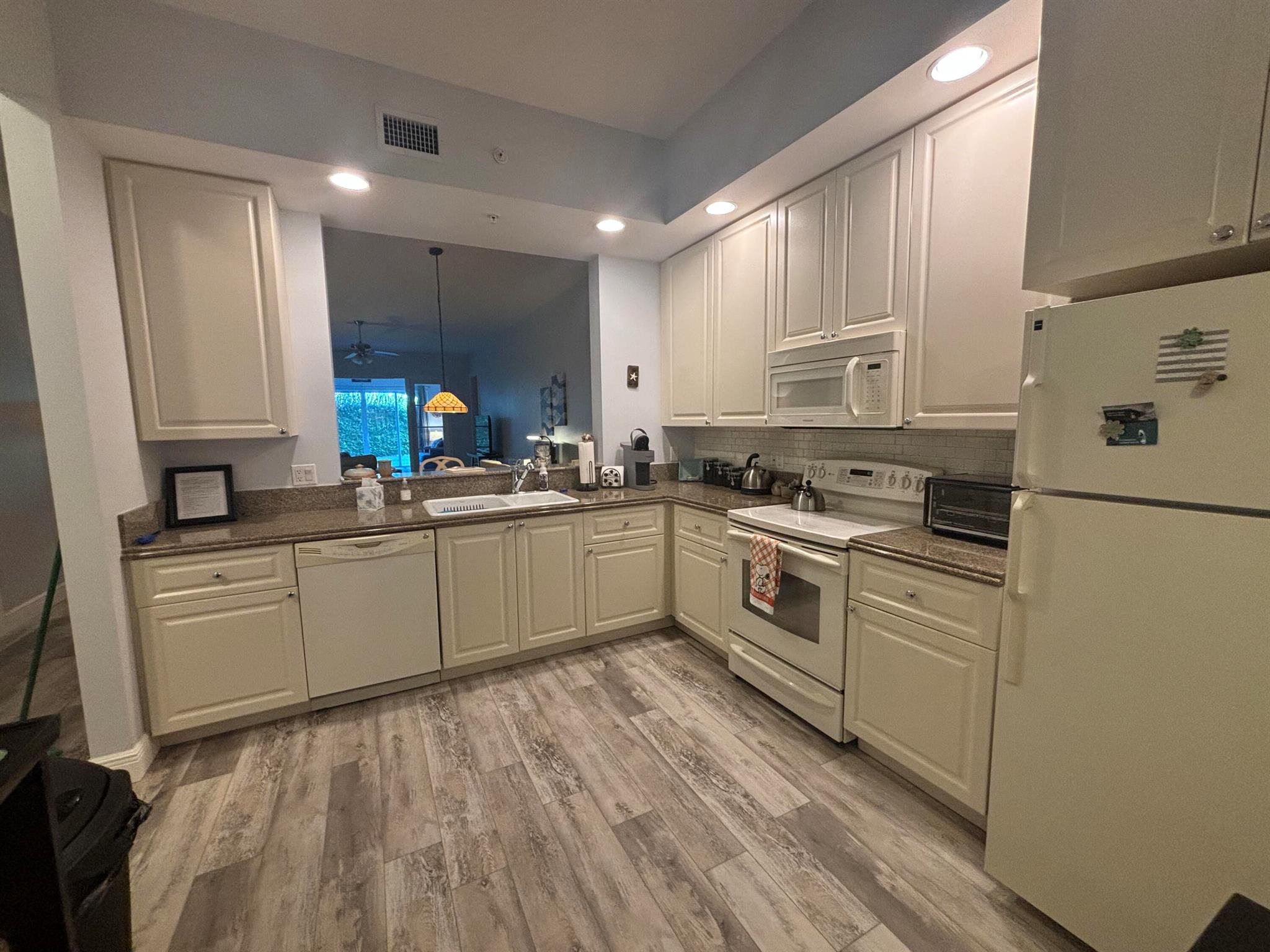 Best Seasonal Rental Price $4000 per month 3 month minimum 1st Floor corner ''end'' unit in Bldg 35. Beautiful garden view. New High End laminate floors. Stay in Harbour Isle for less than usual prices and enjoy ALL of the amenities.Call for your private showing.
