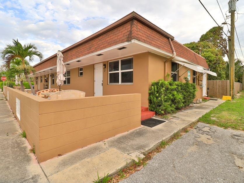 NORTH LAKE WORTH - Residential Income