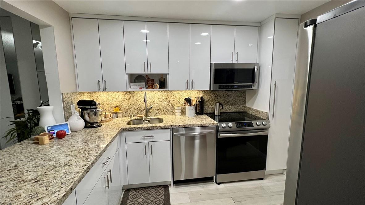 Sands Point - Residential