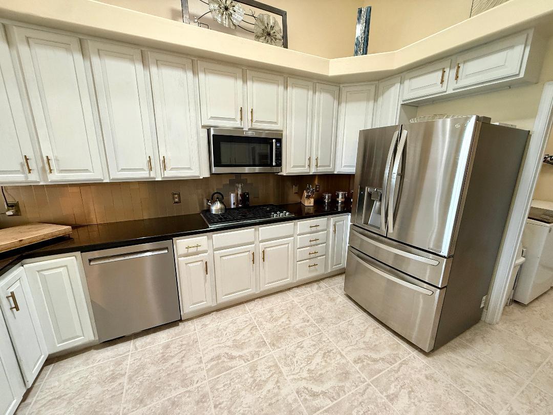 COUNTRY CLUB ESTATES PARCEL 8 PHASE 1 - Residential