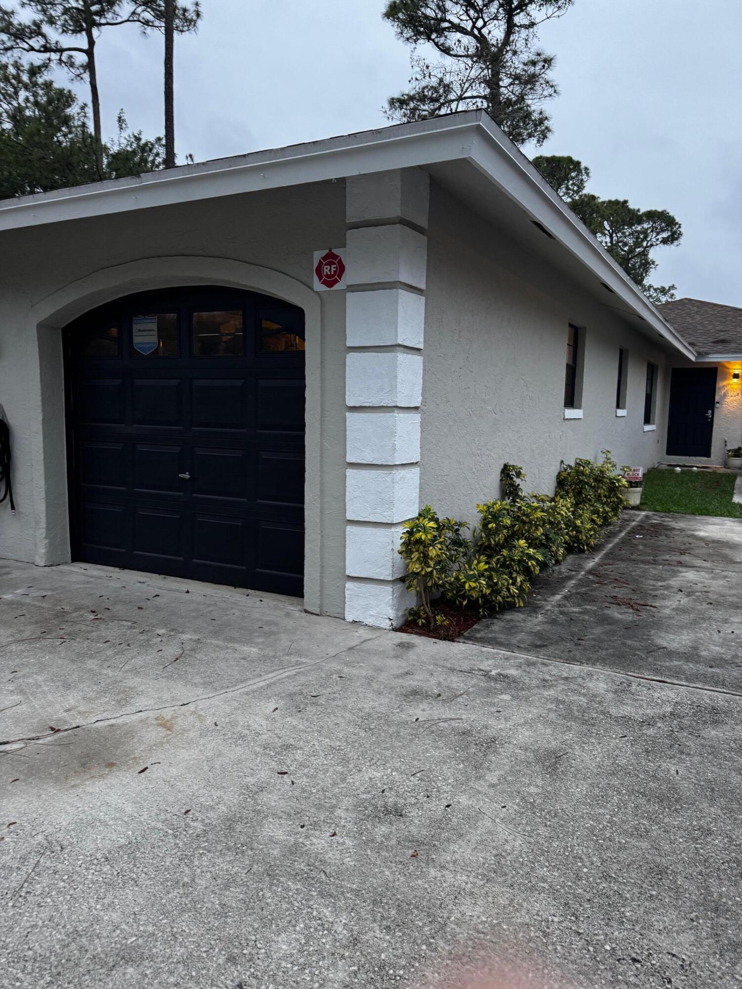 SUGAR POND MANOR OF WELLINGTON - Residential Lease