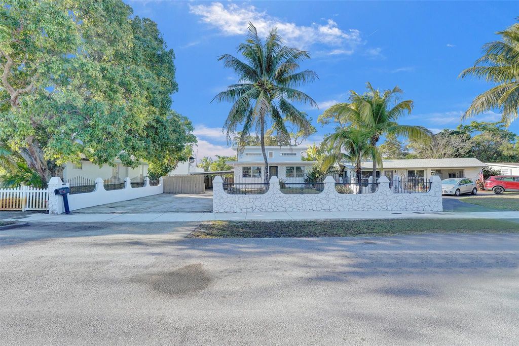 Photo of 3310 SW 21st Street, Fort Lauderdale, FL 33312 (MLS # F10492255)