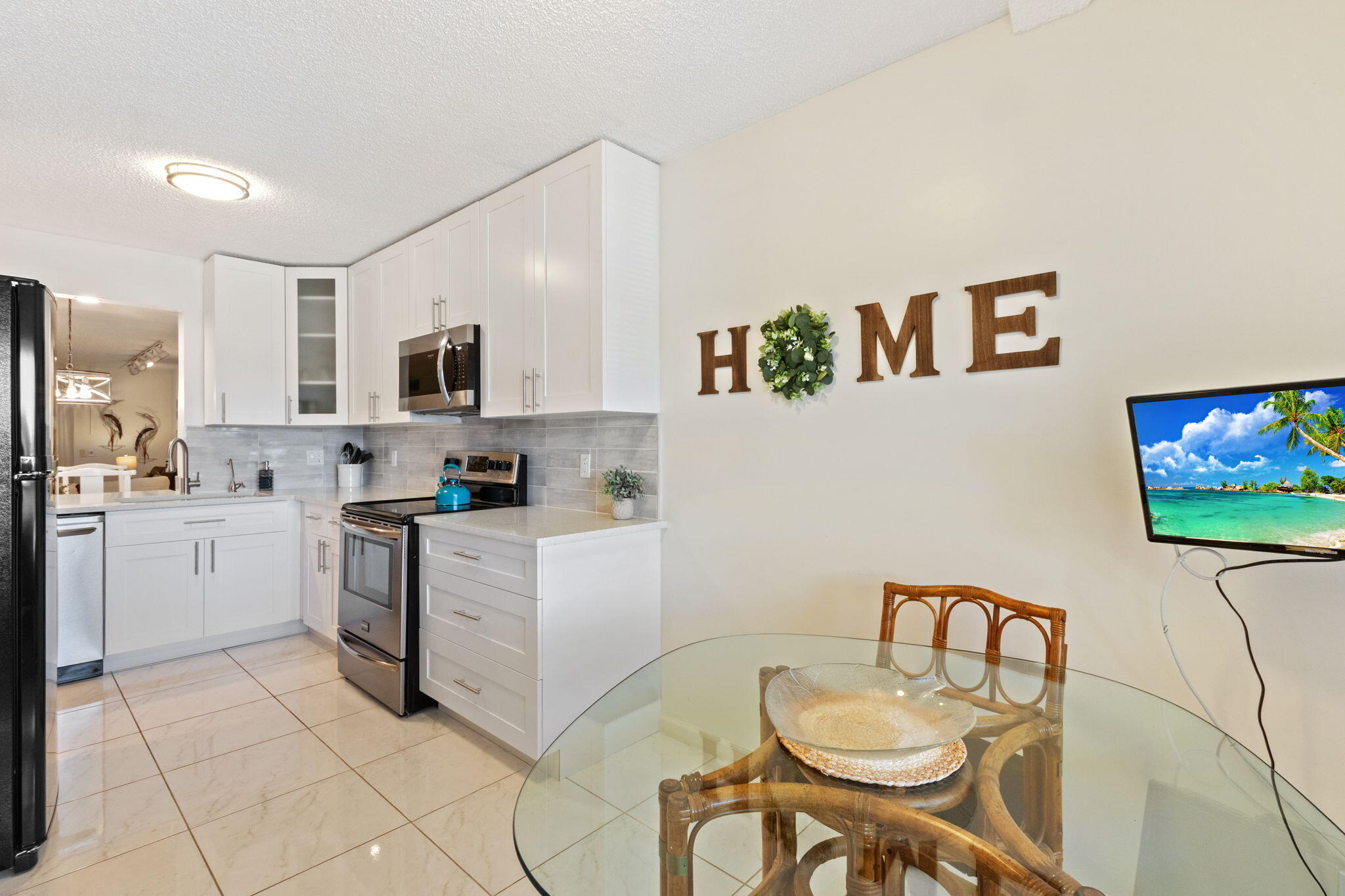 LAKESIDE CONDO 3 OF BANYAN SPRINGS - Residential Lease